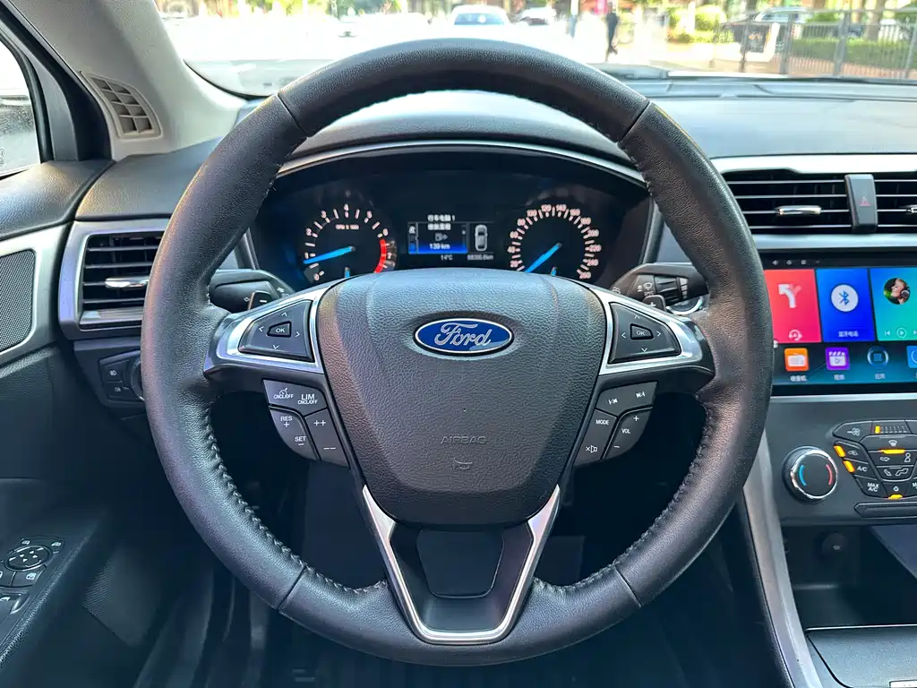 Ford Mondeo — миниатюра 16