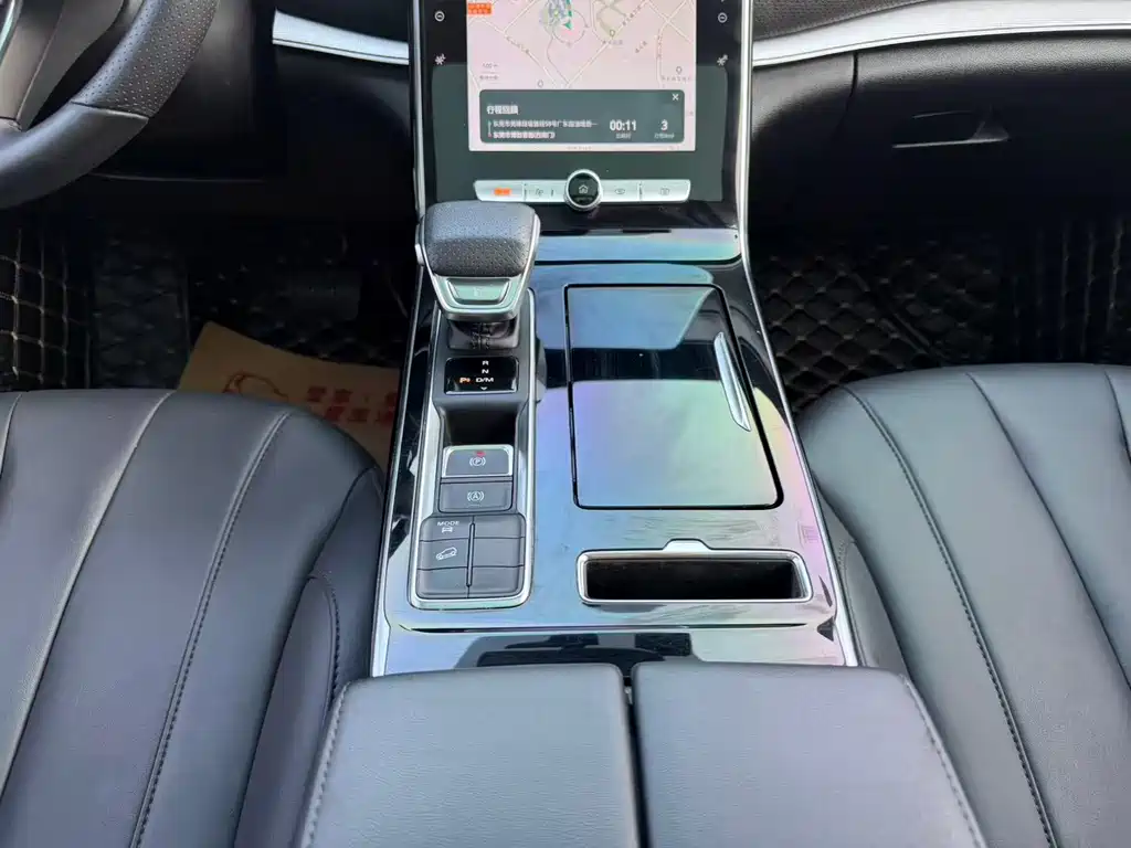 Roewe RX5 MAX — миниатюра 10