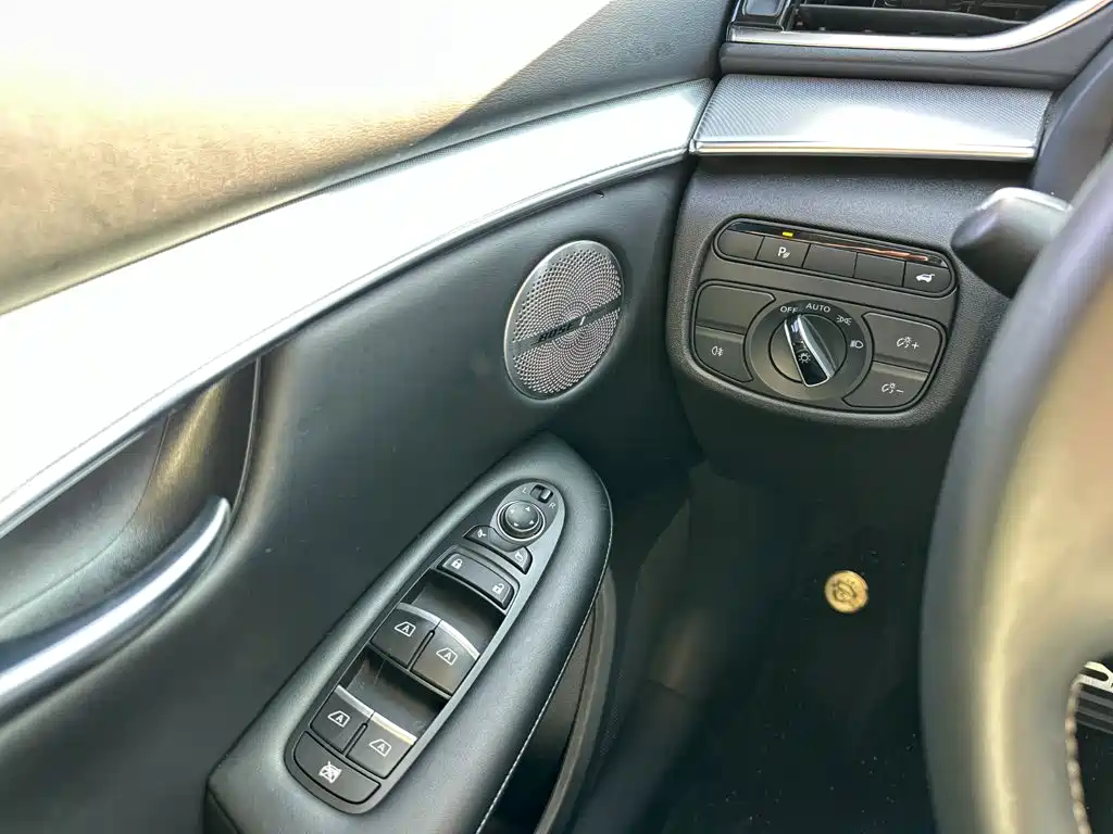 Infiniti QX50 — миниатюра 22