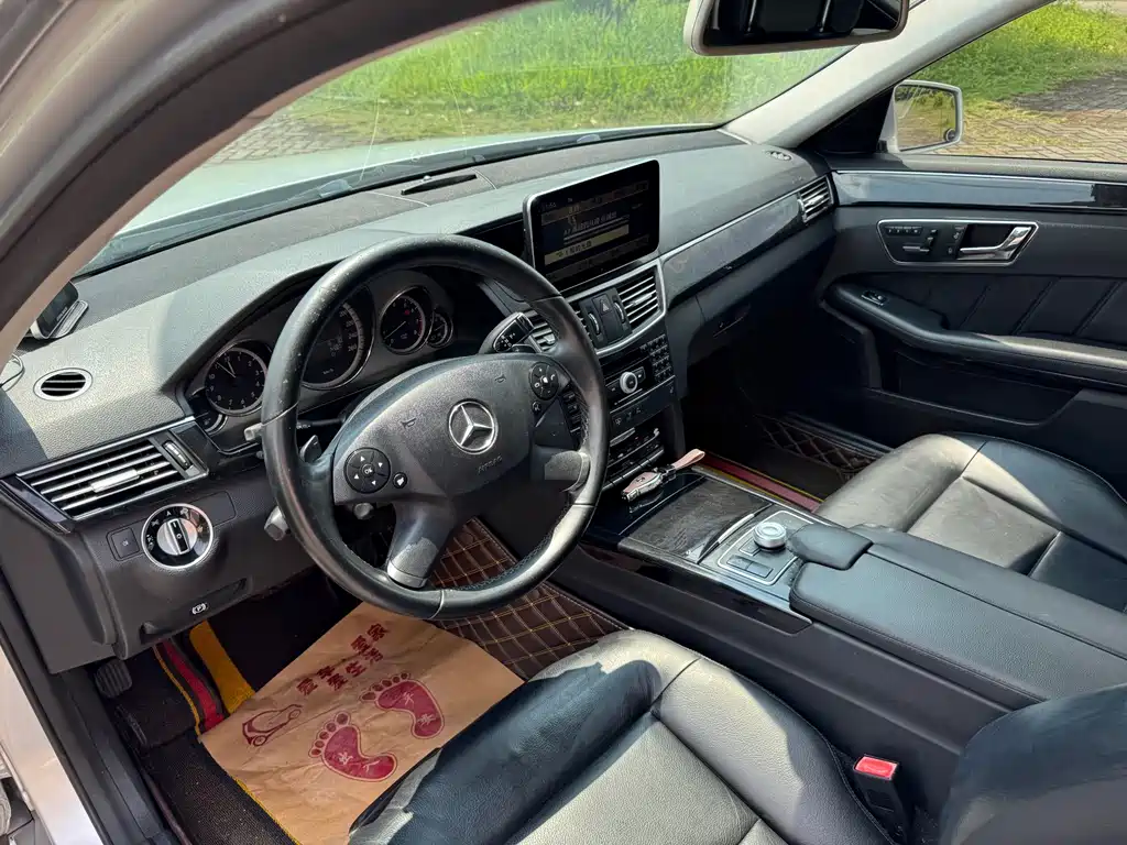 Mercedes-Benz E-Class — миниатюра 10