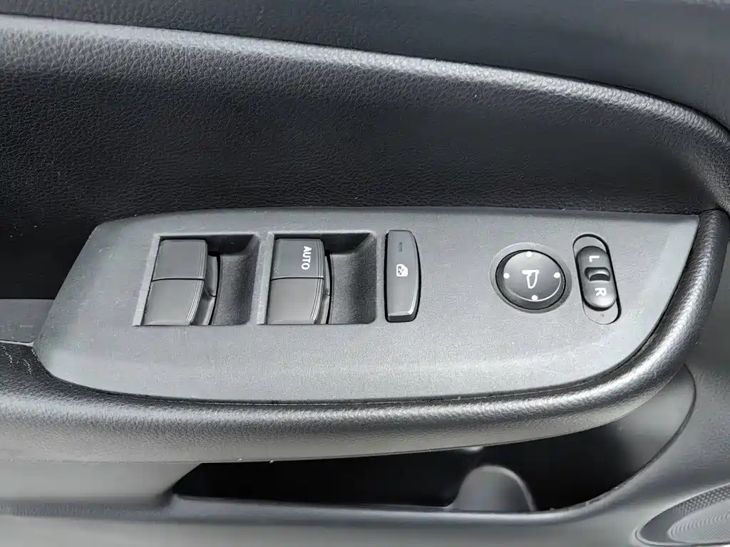 Honda Fit — миниатюра 9