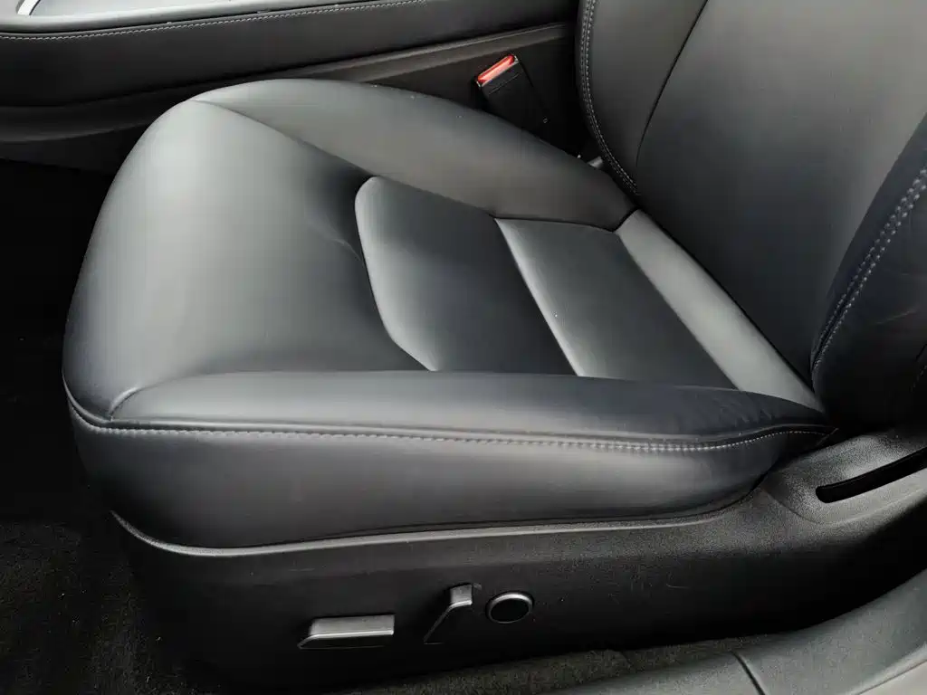 Tesla Model 3 — миниатюра 20