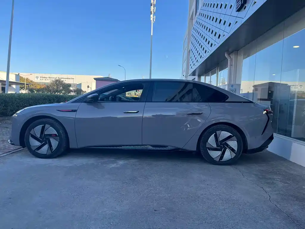Hongqi Hongqi EH7 — миниатюра 5