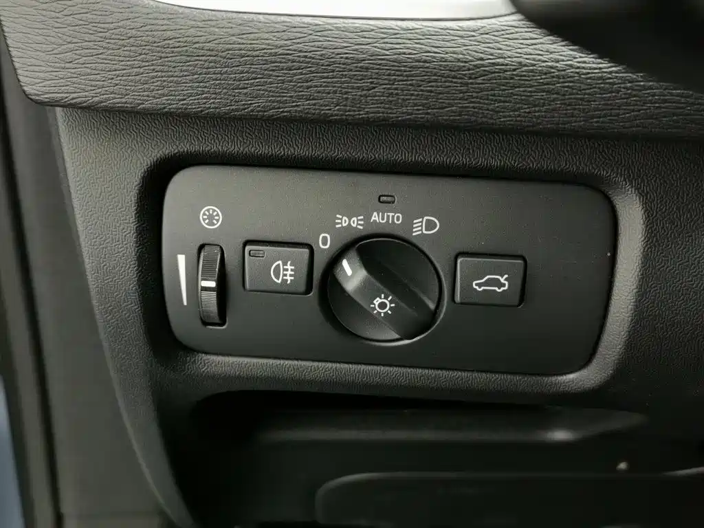 Volvo V40 — миниатюра 21