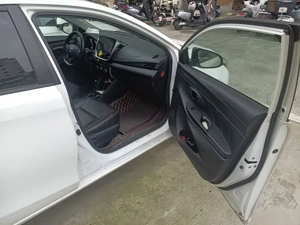 Toyota Yaris L — миниатюра 19