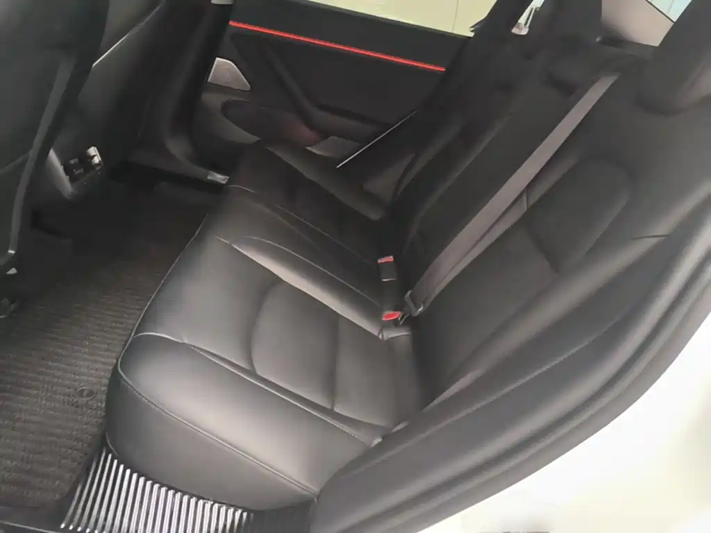 Tesla Model 3 — миниатюра 17