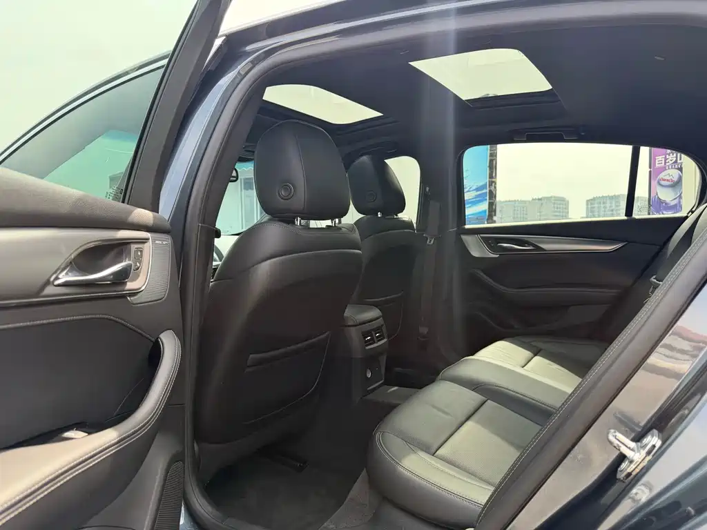 Cadillac CT5 — миниатюра 7