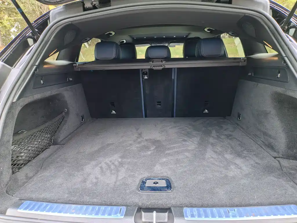 Mercedes-Benz EQC — миниатюра 6