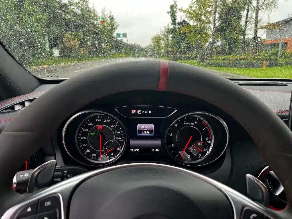 Mercedes-Benz GLA AMG — миниатюра 12