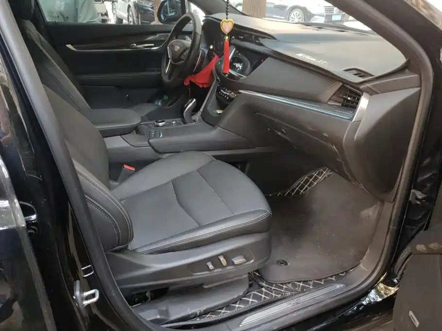 Cadillac XT5 — миниатюра 8
