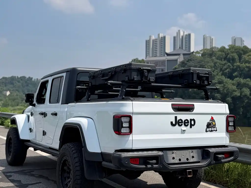 Jeep Gladiator — миниатюра 4