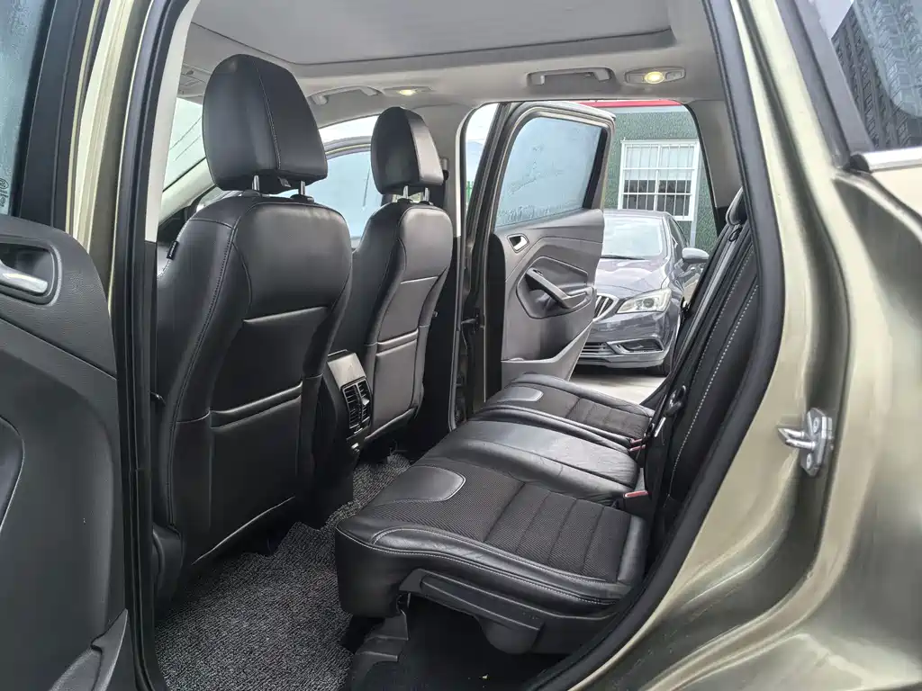 Ford Kuga — миниатюра 11