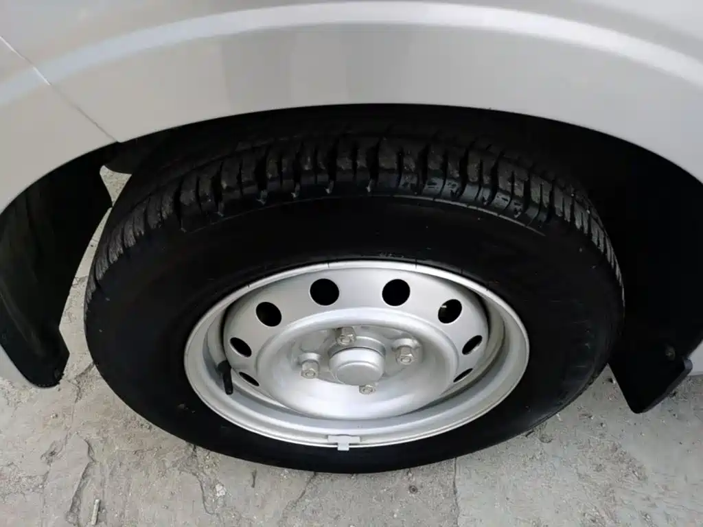 Wuling Hongguang V — миниатюра 23