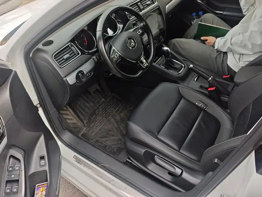 Volkswagen Sagitar — миниатюра 9