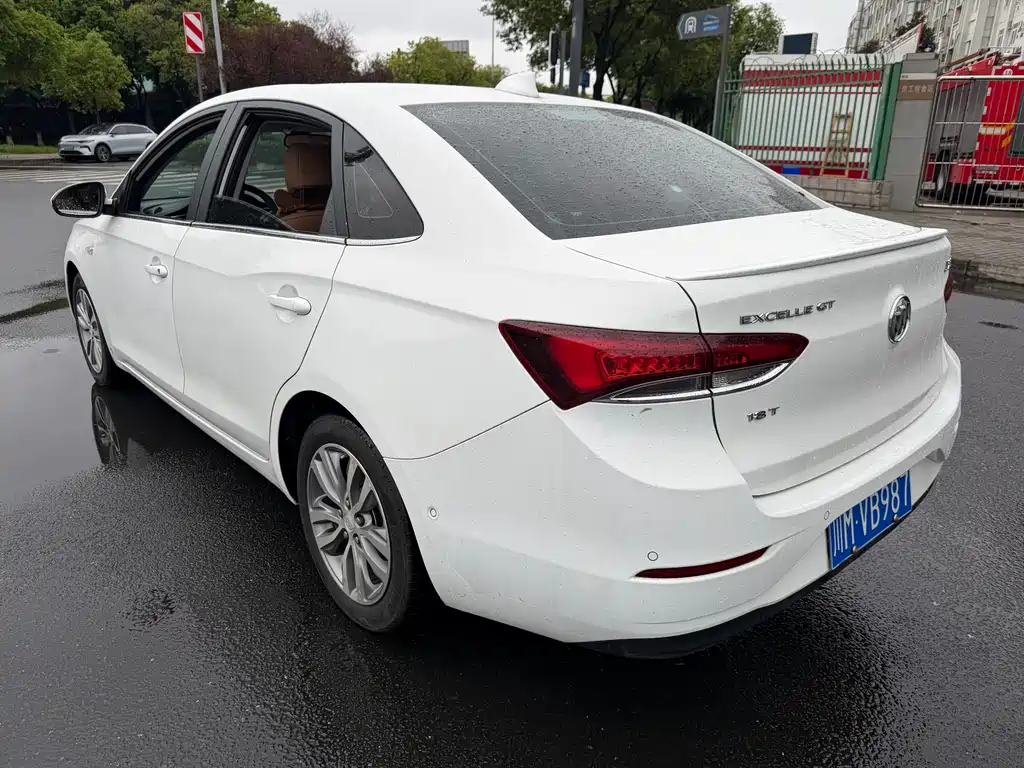 Buick Excelle — миниатюра 5