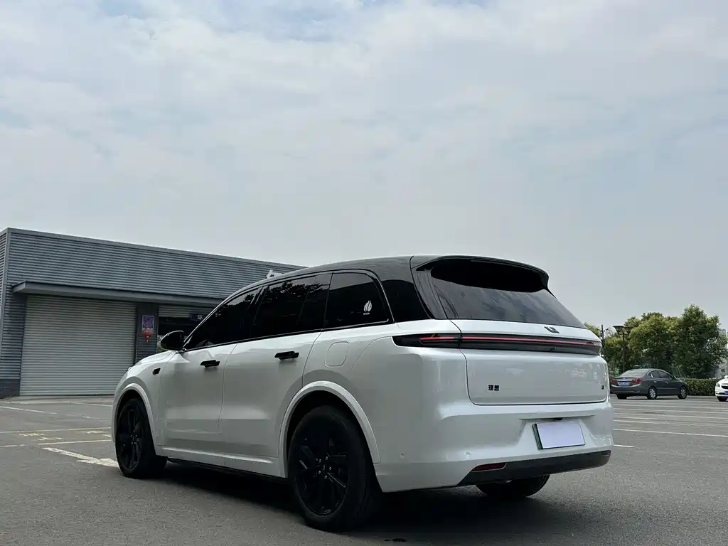 Li Auto L8 2023 Air
