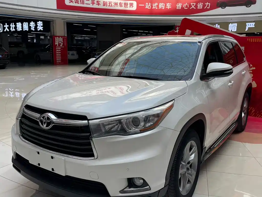 TOYOTA HIGHLANDER