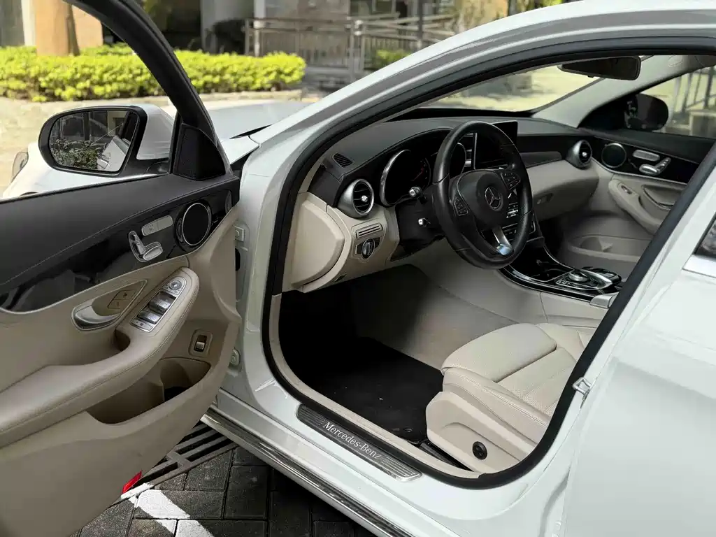 Mercedes-Benz C-Class — миниатюра 7