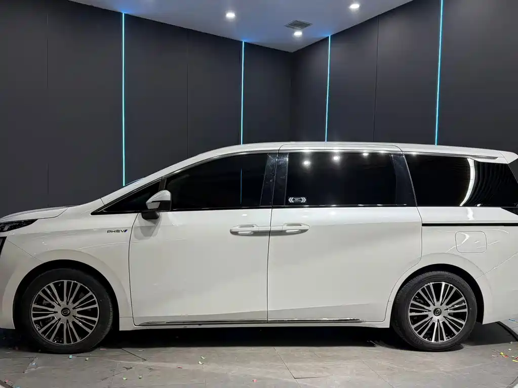 GAC Motor Trumpchi E8 PHEV — миниатюра 4