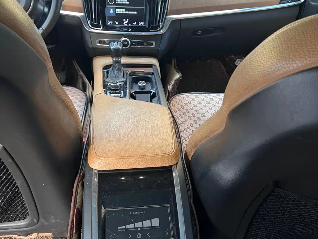 Volvo S90 — миниатюра 8
