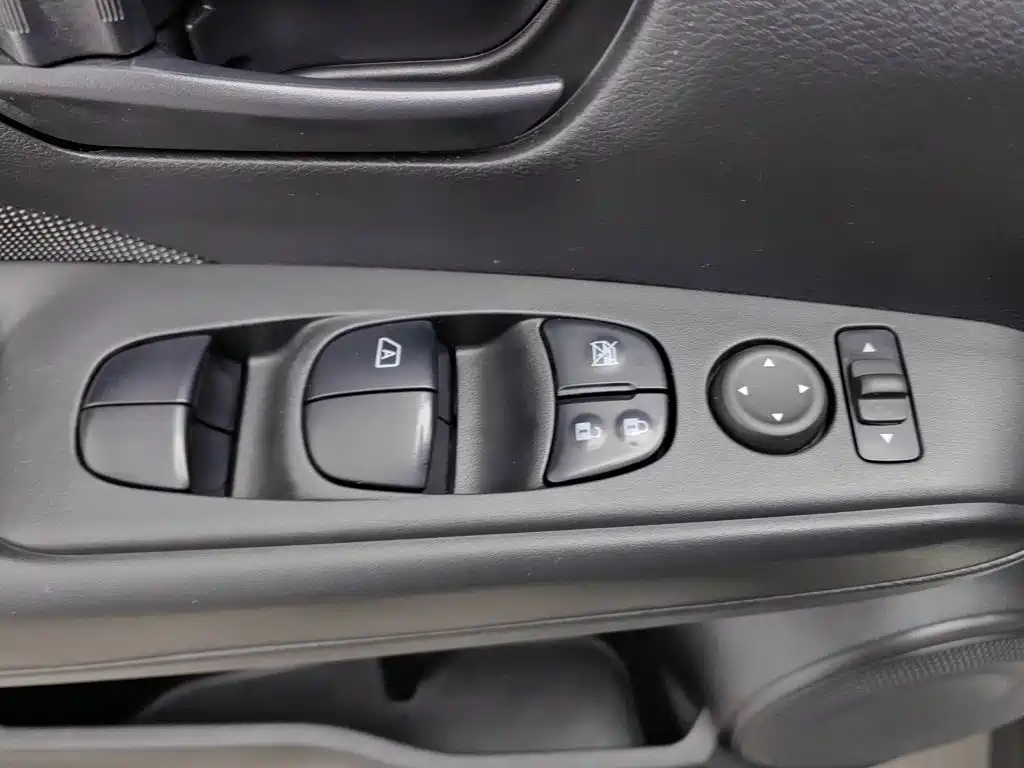 Nissan Kicks — миниатюра 9