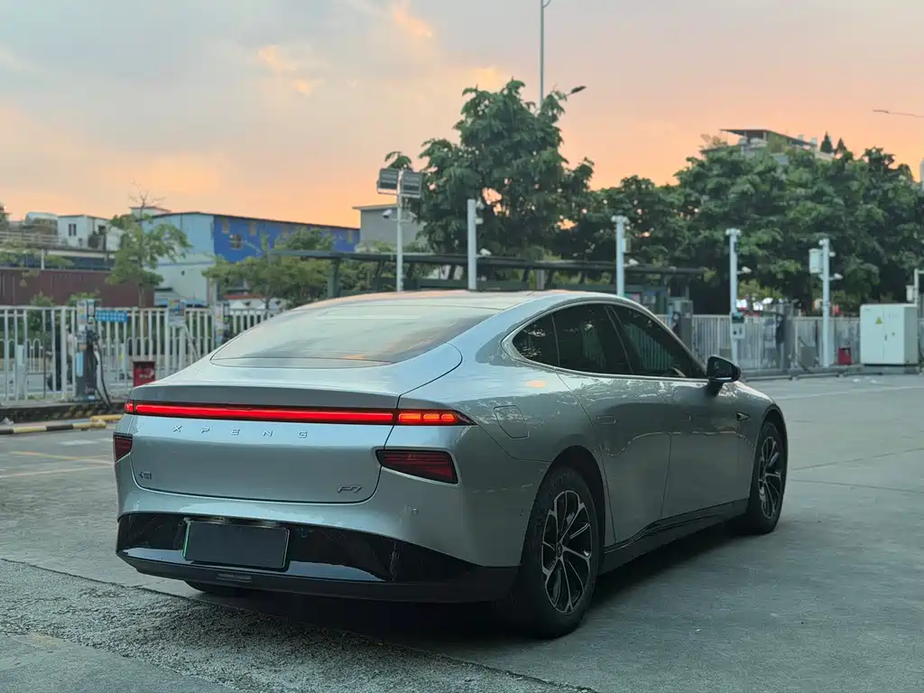 XPeng P7 — миниатюра 4