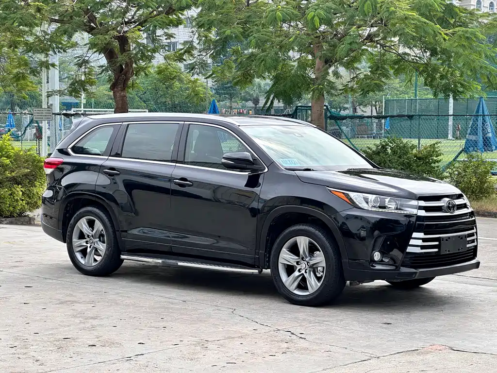 TOYOTA HIGHLANDER