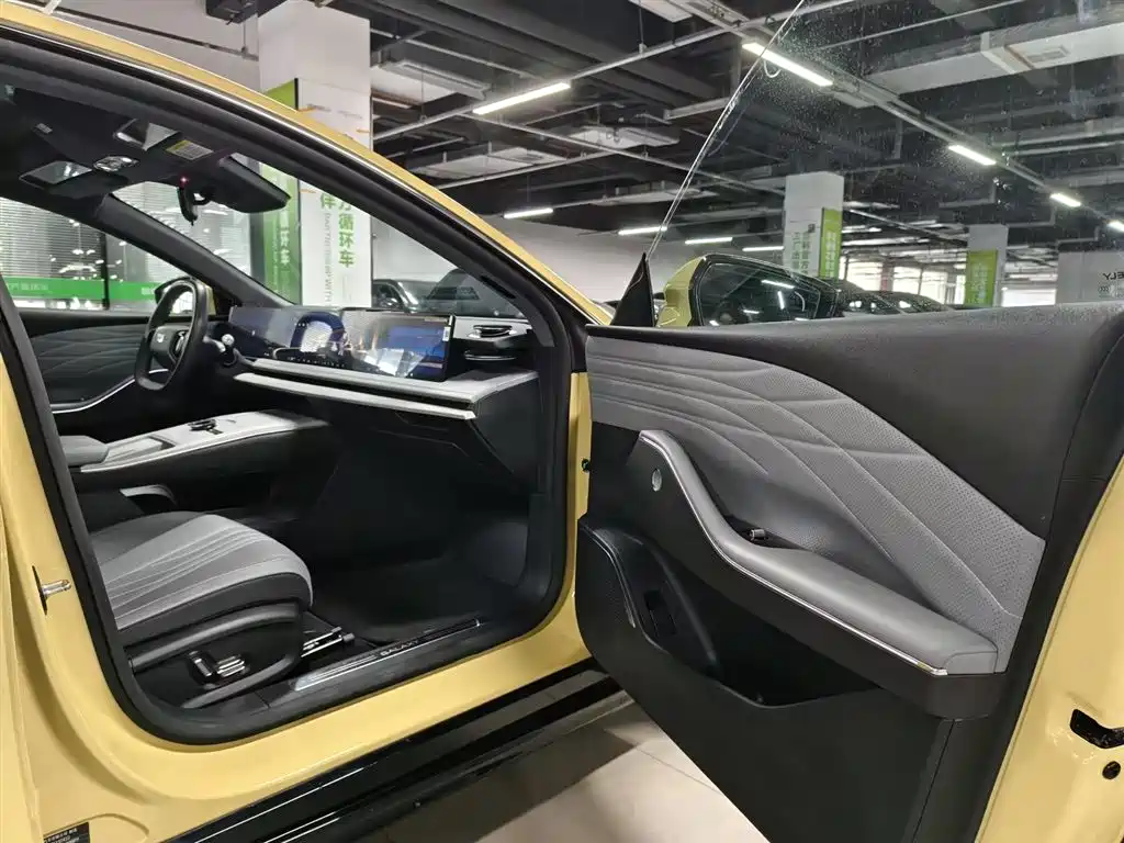 GEELY GALAXY GALAXY E8