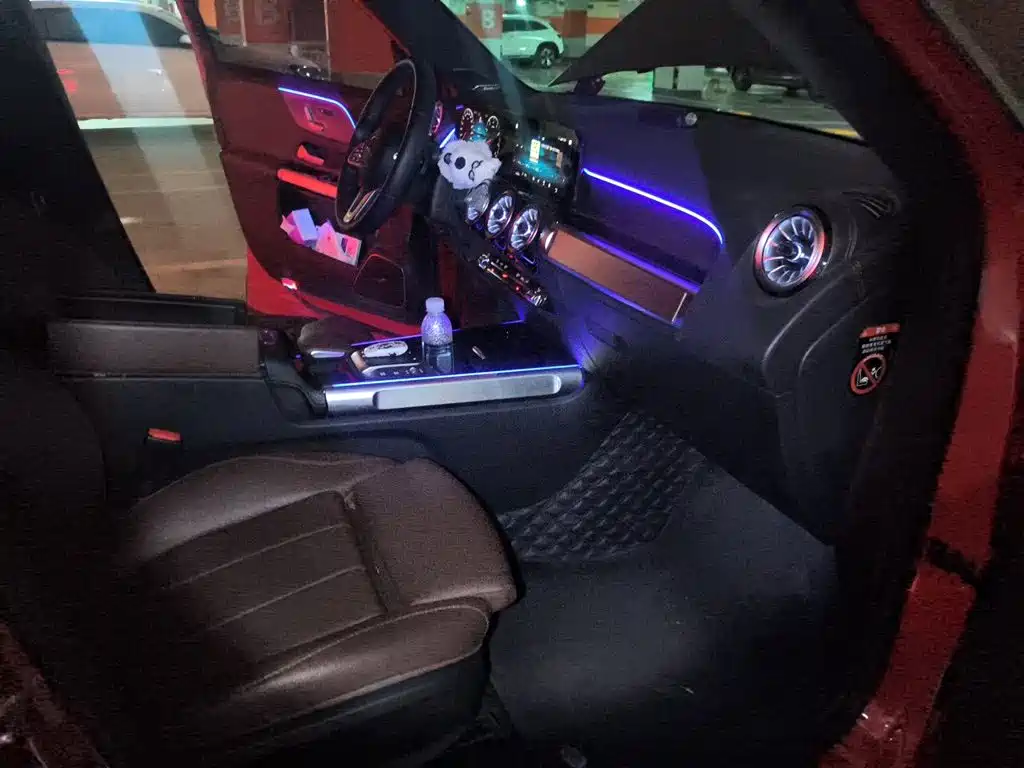 Mercedes-Benz GLB — миниатюра 21