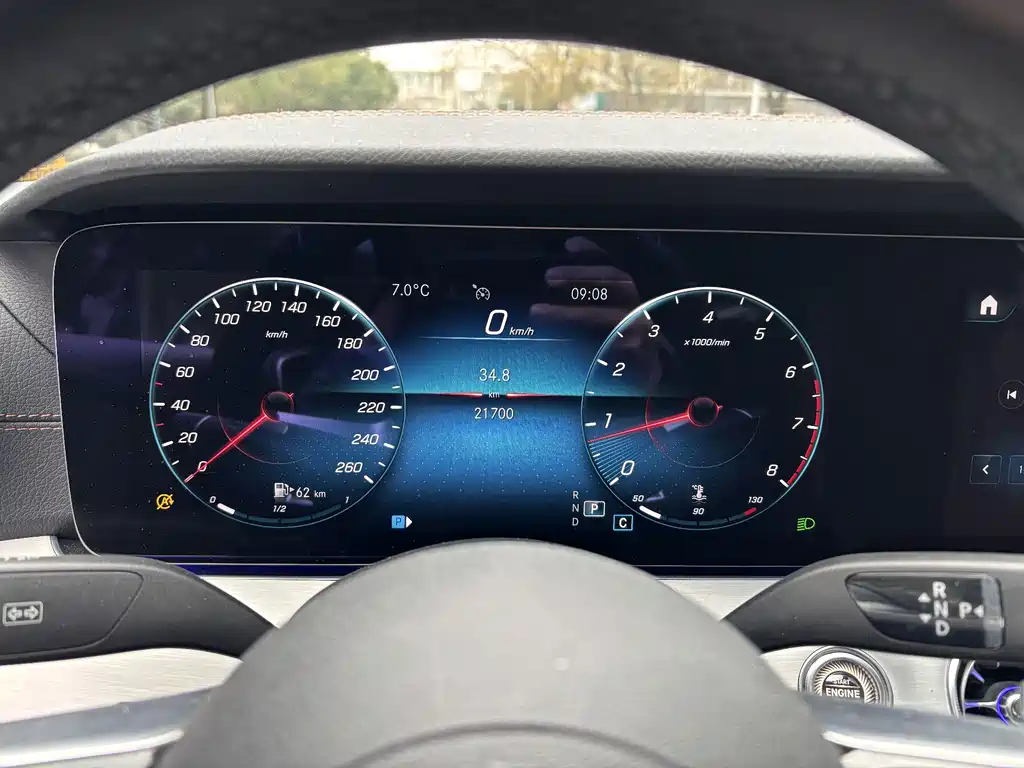 MERCEDES-BENZ E CLASS