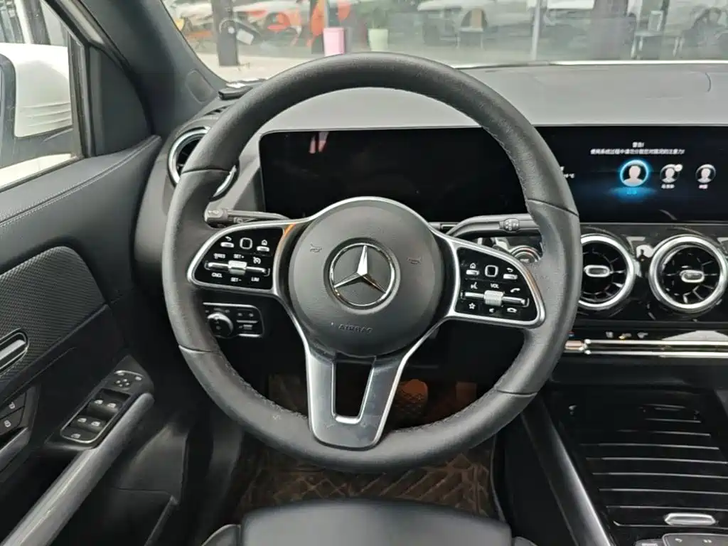 Mercedes-Benz GLA — миниатюра 11