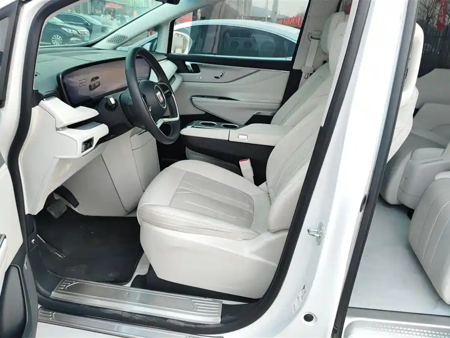 BUICK GL8 NEW ENERGY