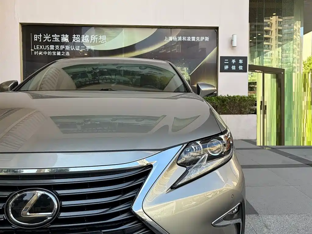 Lexus ES — миниатюра 5