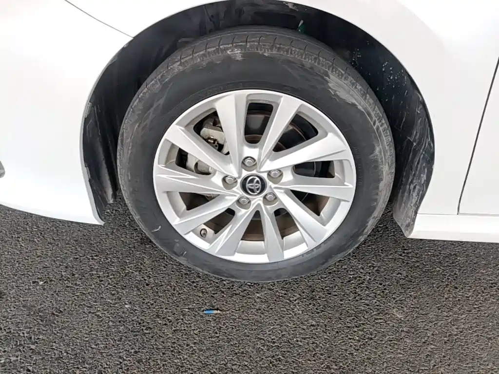 Toyota Camry — миниатюра 23