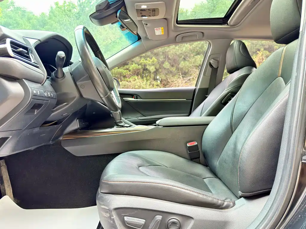 Toyota Camry — миниатюра 6