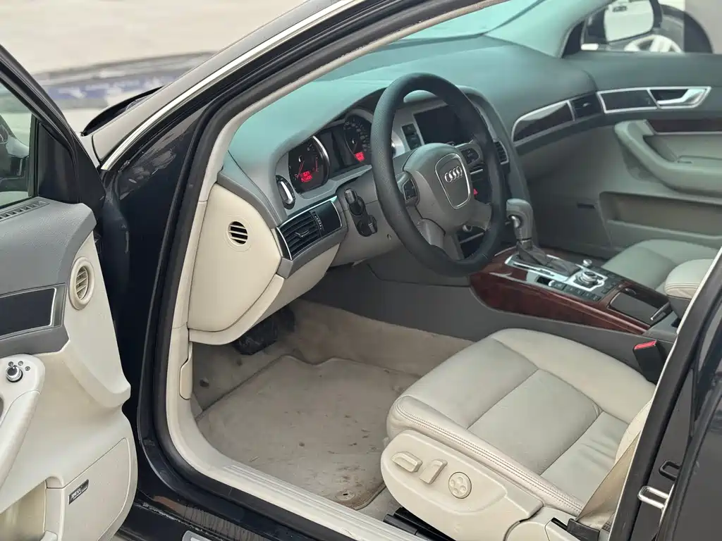 Audi A6L 2011 2.8 FSI Luxury