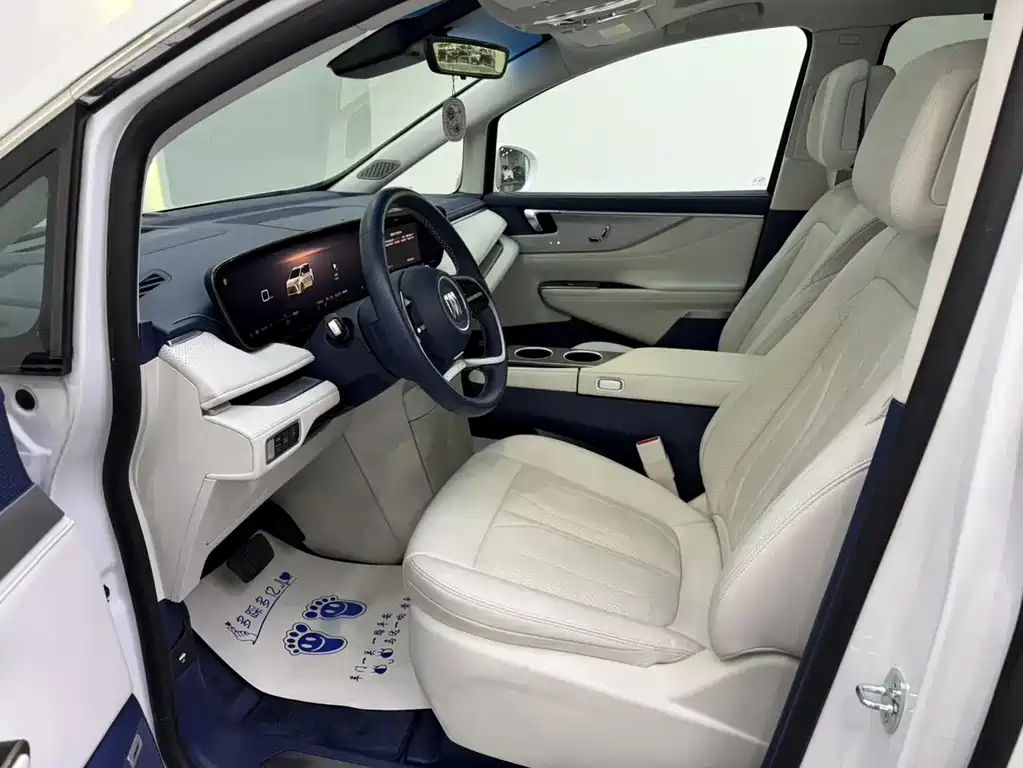 BUICK GL8 NEW ENERGY