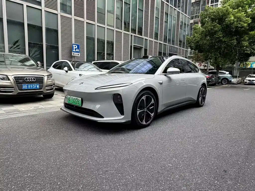 NIO ET5T