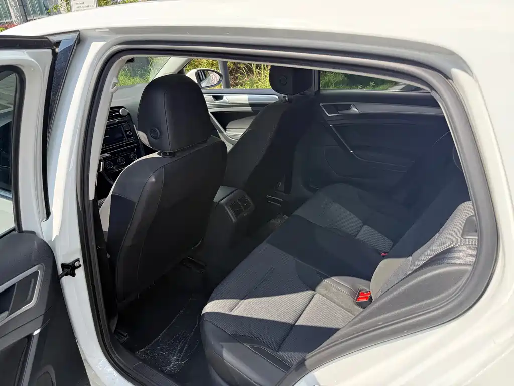 Volkswagen Golf — миниатюра 9