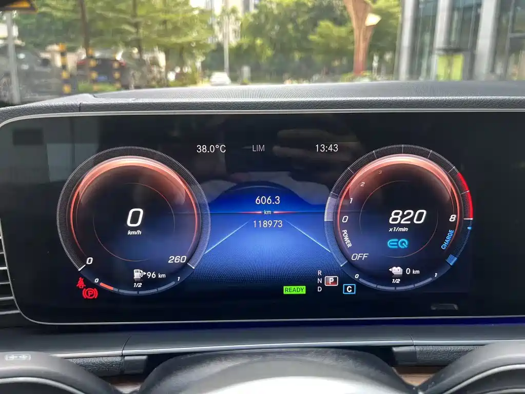 Mercedes-Benz GLE New Energy — миниатюра 12