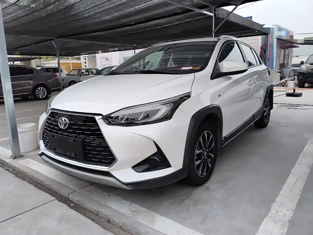 Toyota Yaris L 2021