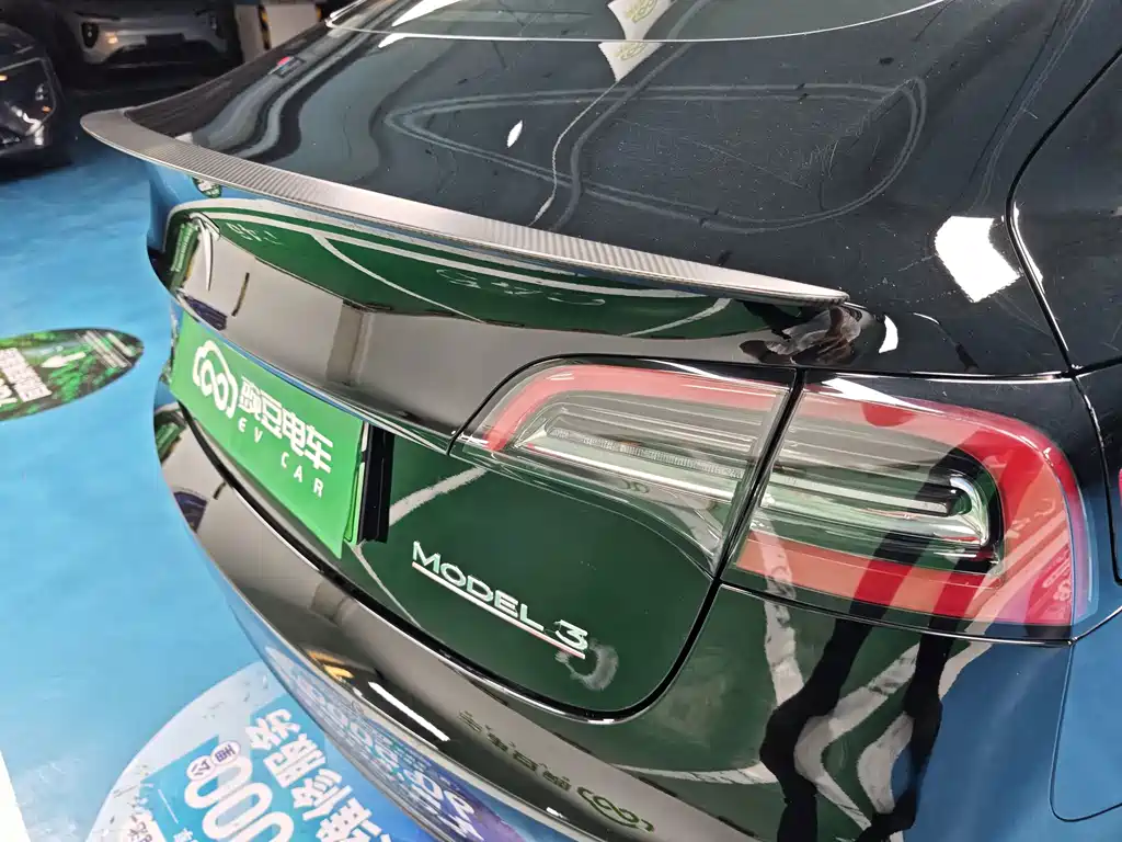 Tesla Model 3 — миниатюра 19