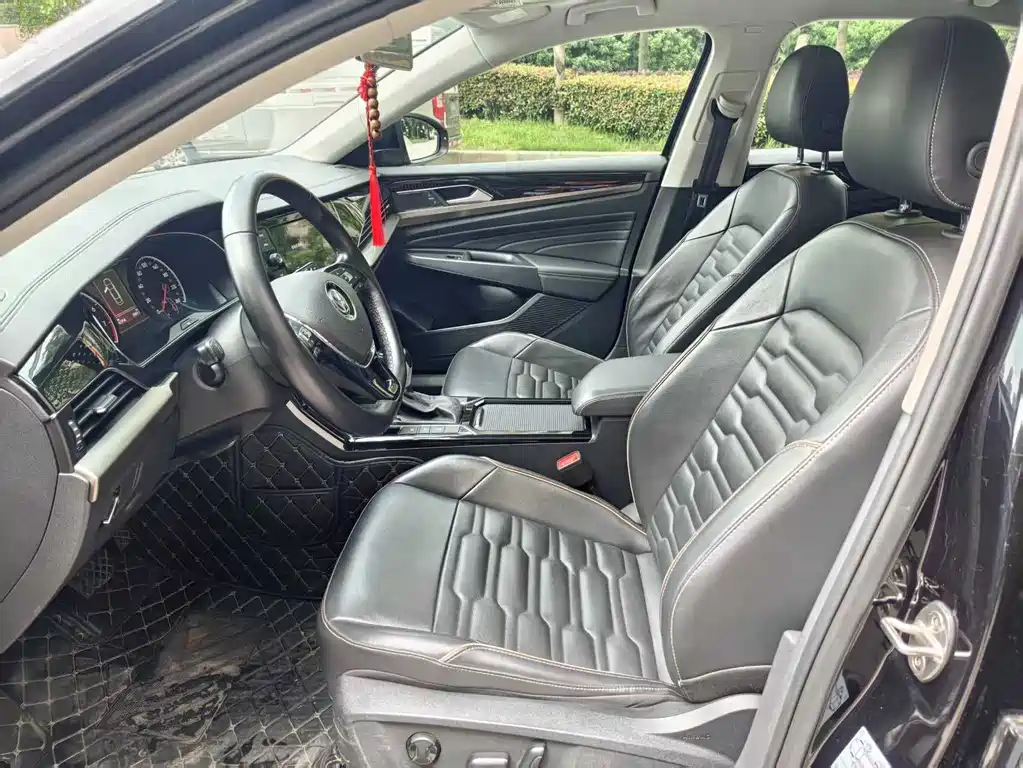 Volkswagen Passat 2019 330TSI Elite VI