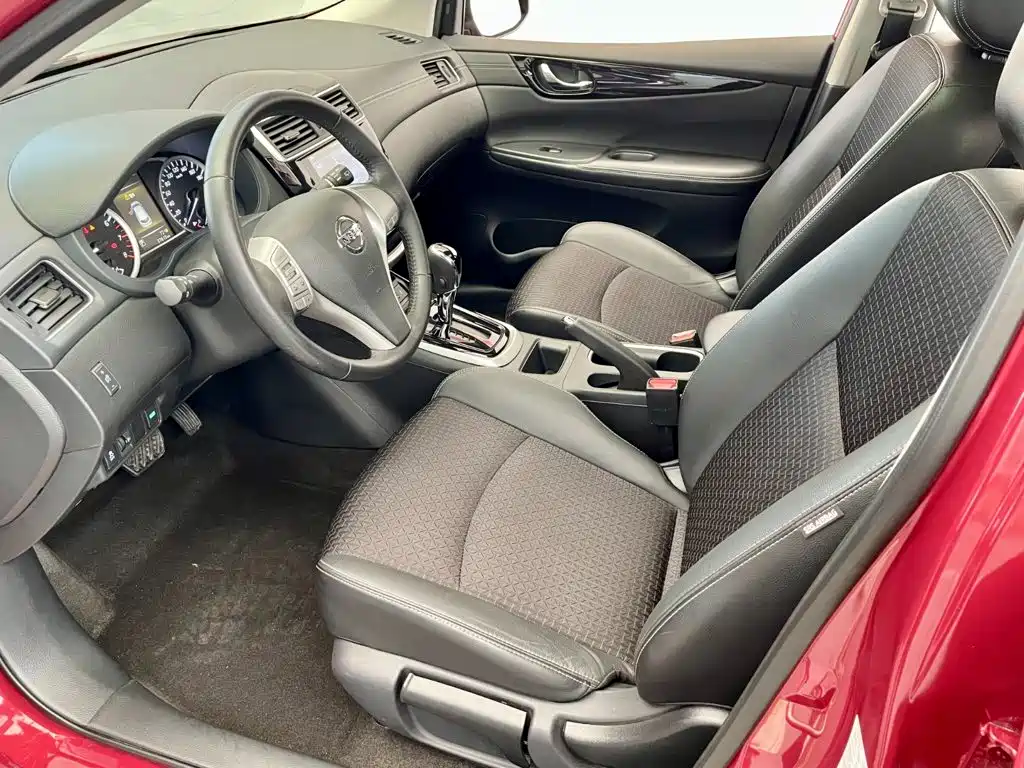 Nissan Tiida — миниатюра 6