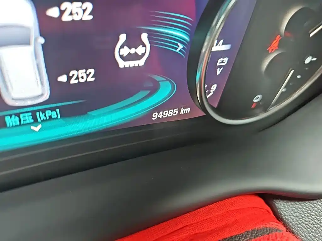 Buick Envision Plus — миниатюра 13