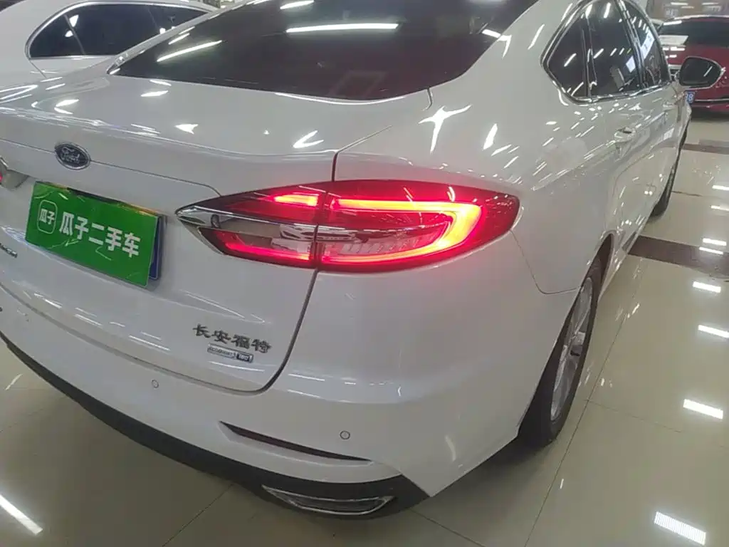 Ford Mondeo — миниатюра 8