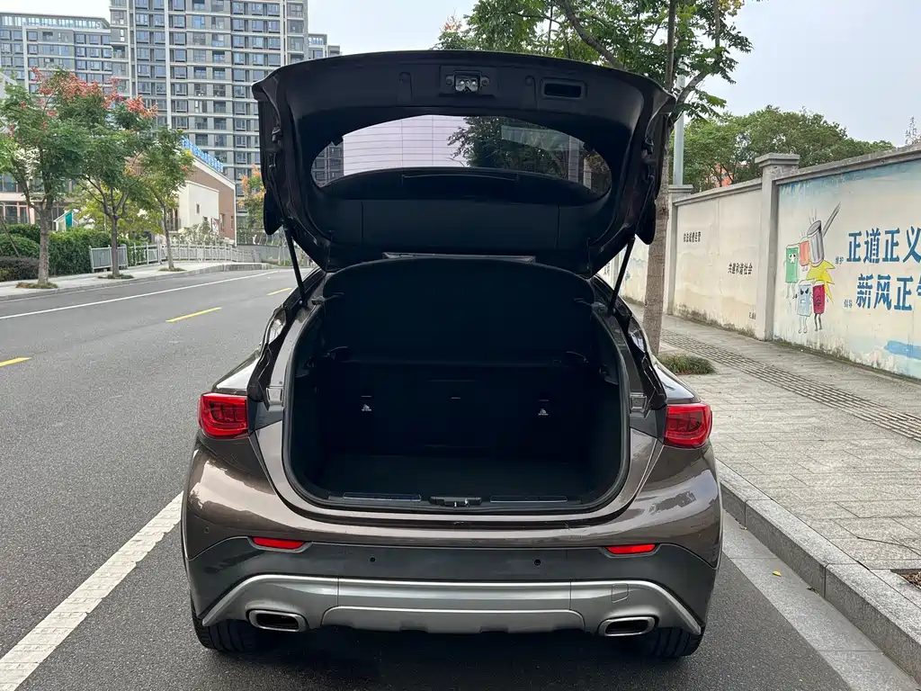 Infiniti QX30 — миниатюра 12