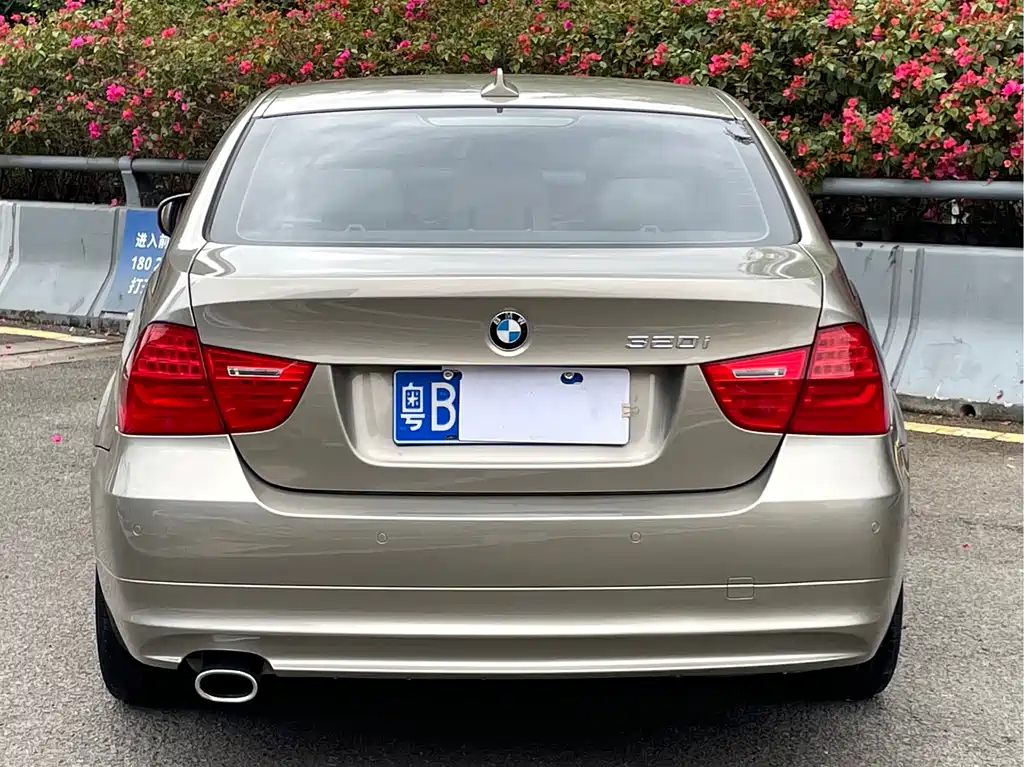 BMW 3 Series 3 2010 320i Luxury