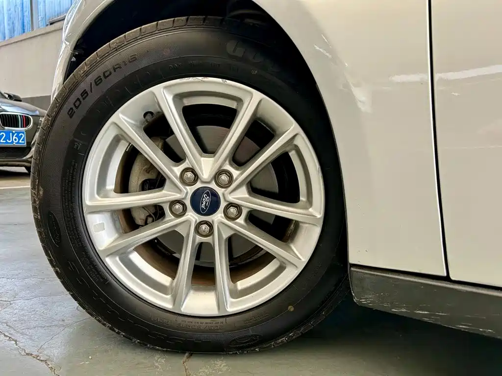 Ford Focus — миниатюра 17