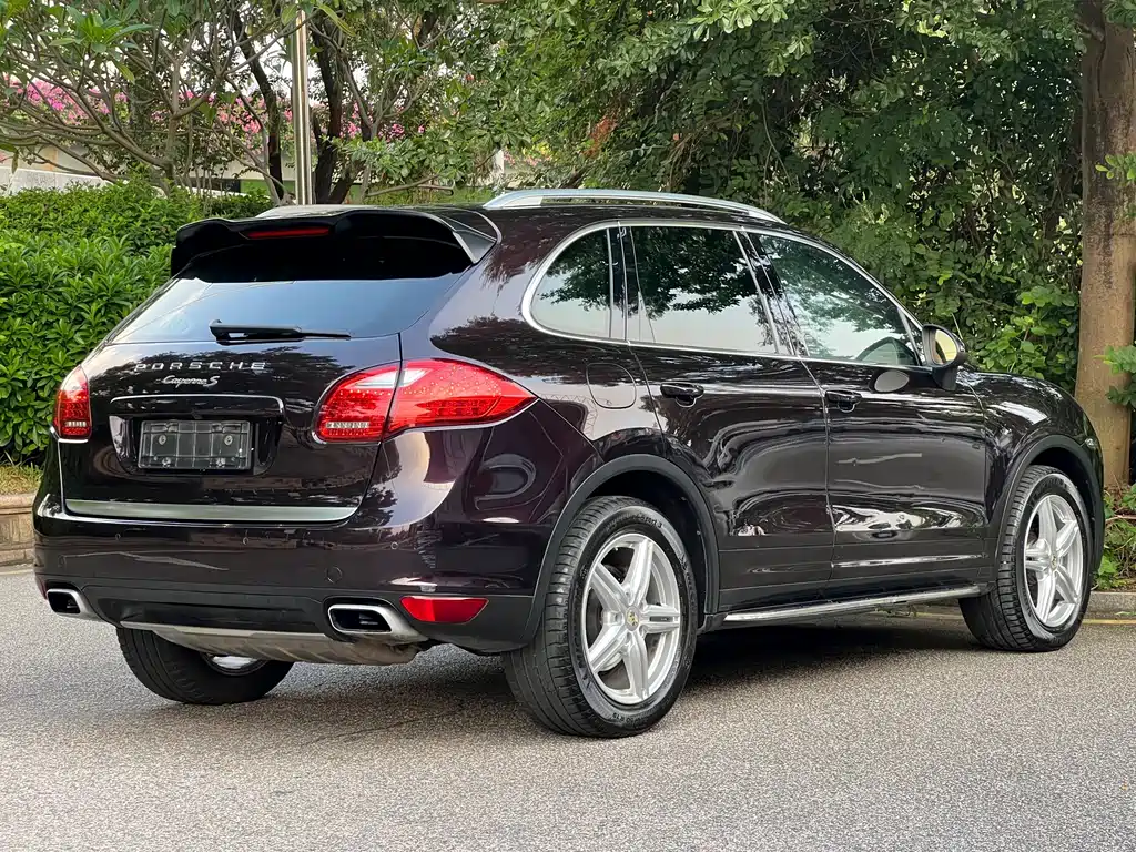 Porsche Cayenne — миниатюра 5
